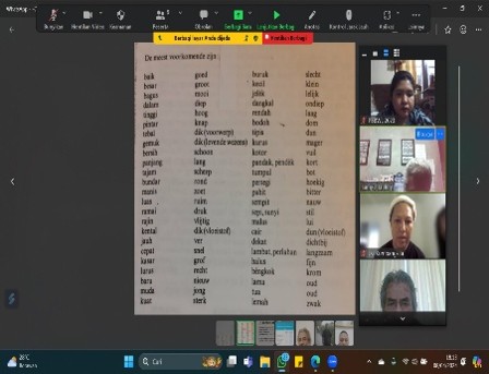 Deskripsi gambar di sini
