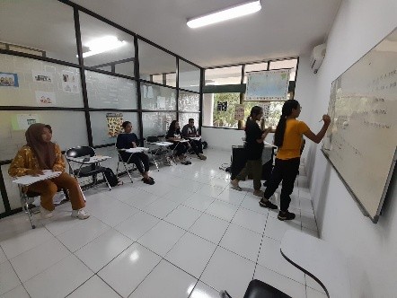 Deskripsi gambar di sini